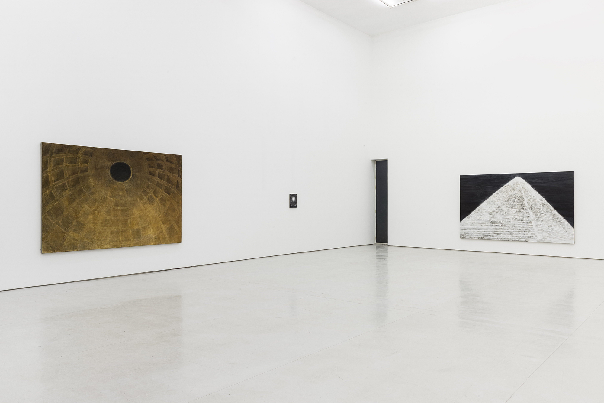 SHI_Dust as Light_Exhibition view_2_Medium